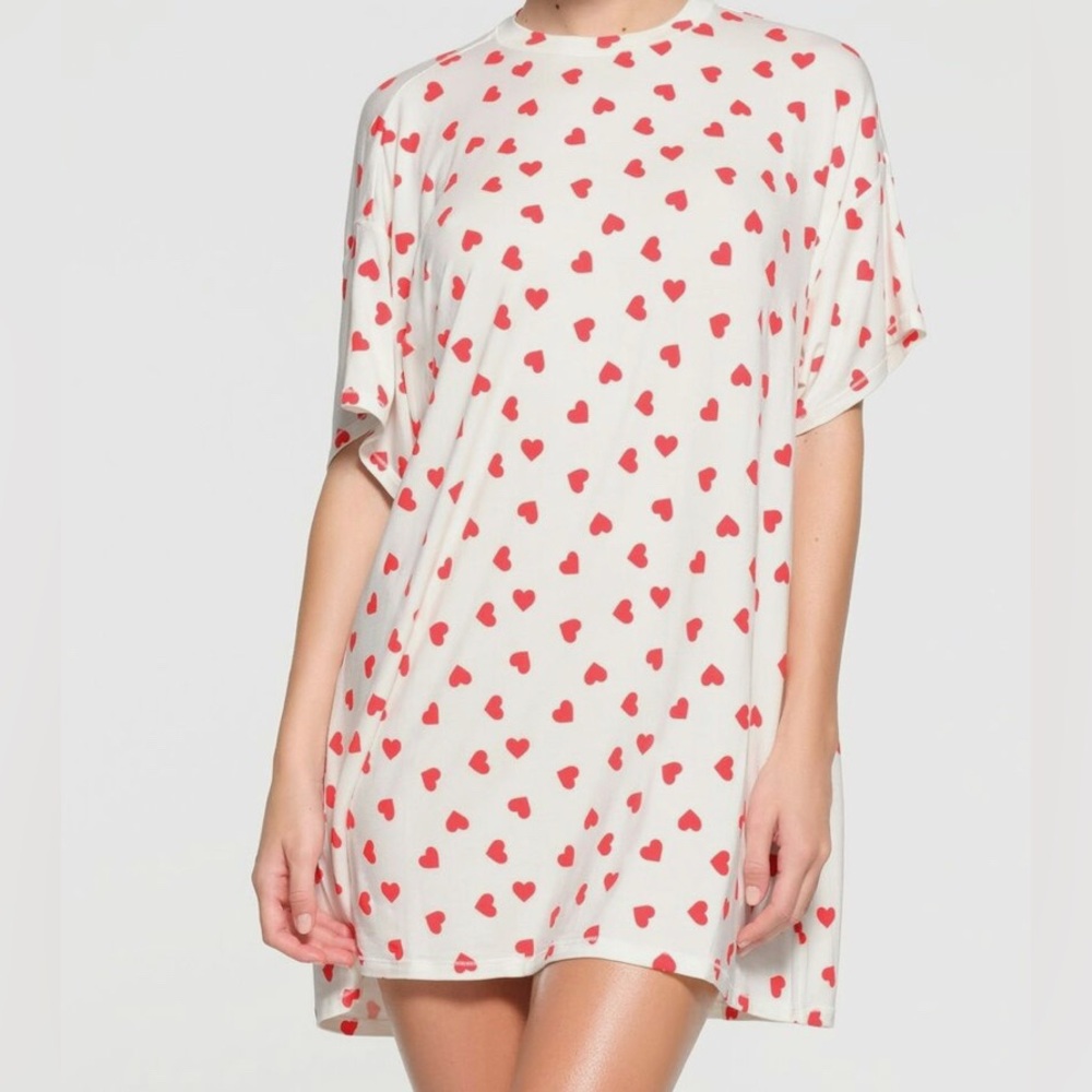 SKIMS Sleep Crewneck Oversized T-Shirt Mini Dress Ruby Marble Heart